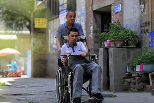 重伤？赵探长：广州男篮外援摩尔遭遇左脚跟腱断裂